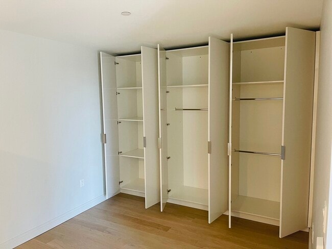 Photo - 135 Seaport Blvd Unit 910