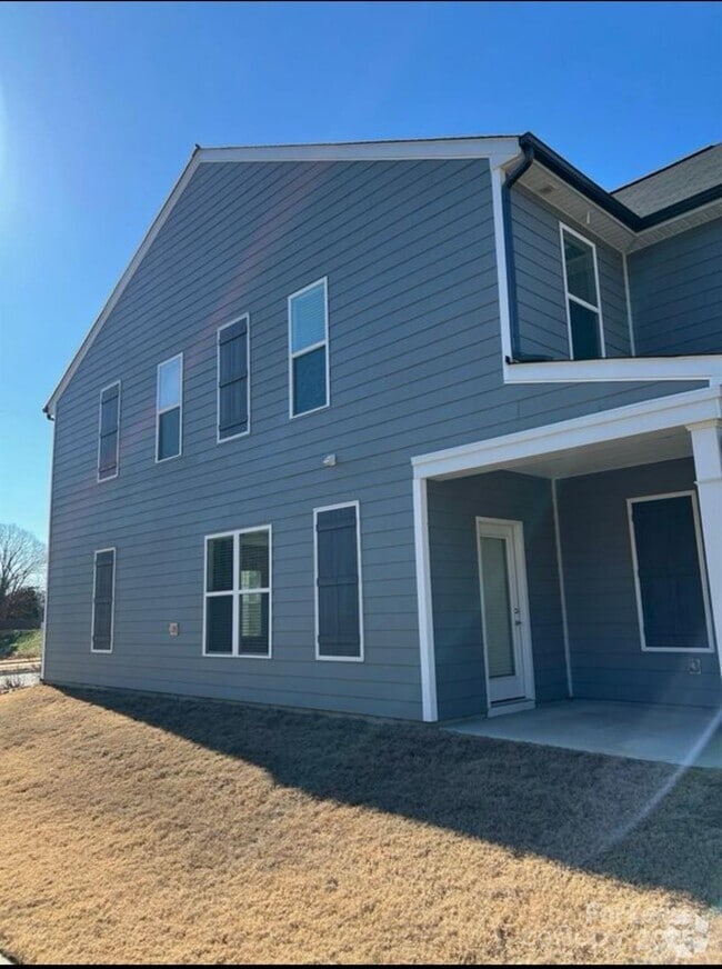 Building Photo - 16122 Leading St Rental