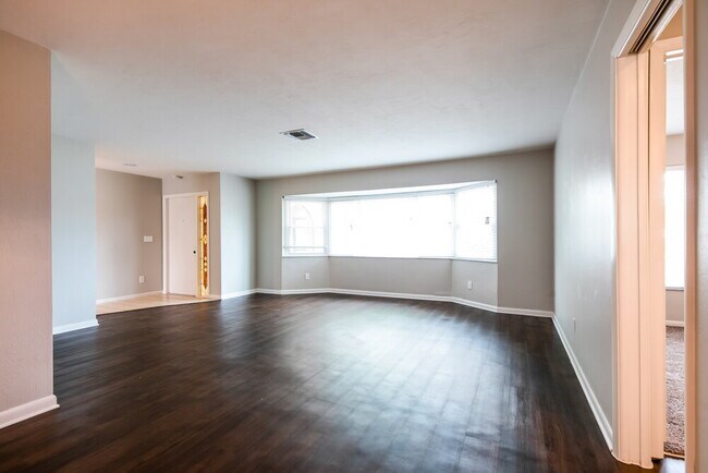 Photo - 2261 SE 28th St