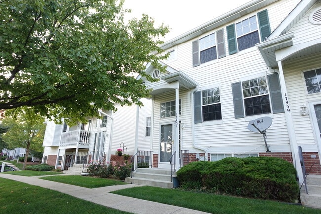 Building Photo - 17457 Sauk Dr Rental