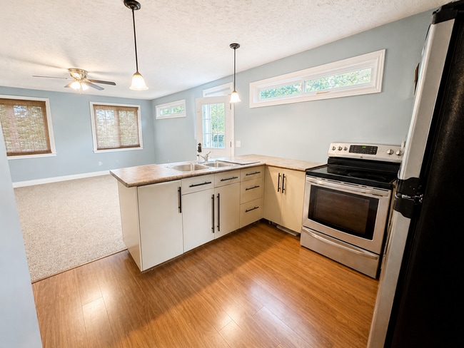 Photo - 741 Trinity St