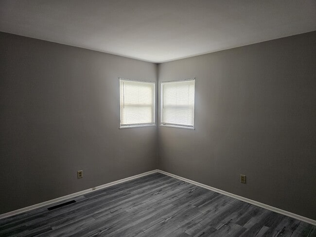 Photo - 1062 Brentnell Ave