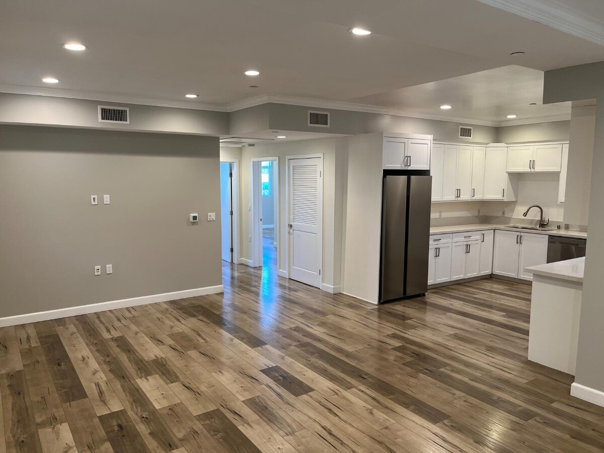 Photo - 11828 Runnymede St