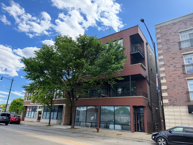 Building Photo - 4962 N Milwaukee Ave Unit 2B