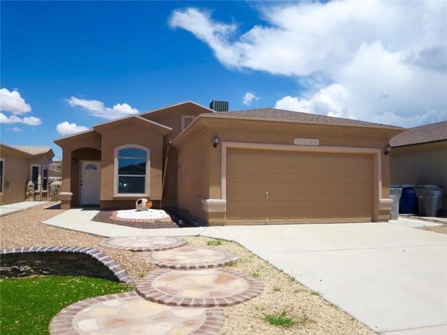 Building Photo - 14209 North Point Ave