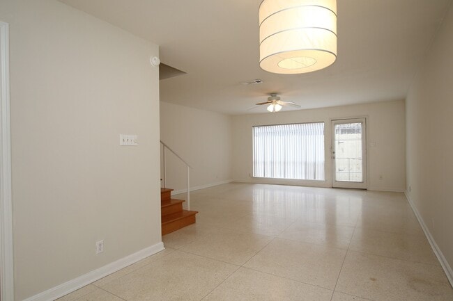 Photo - 1731 Commonwealth St