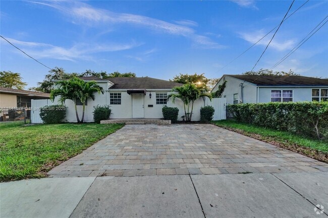 Building Photo - 4718 NW 15th Ave Rental