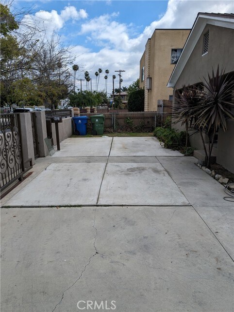 Photo - 4942 Navarro St