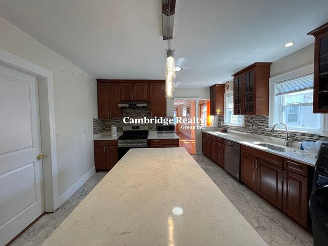 Building Photo - 88 Fellsway E Unit 2