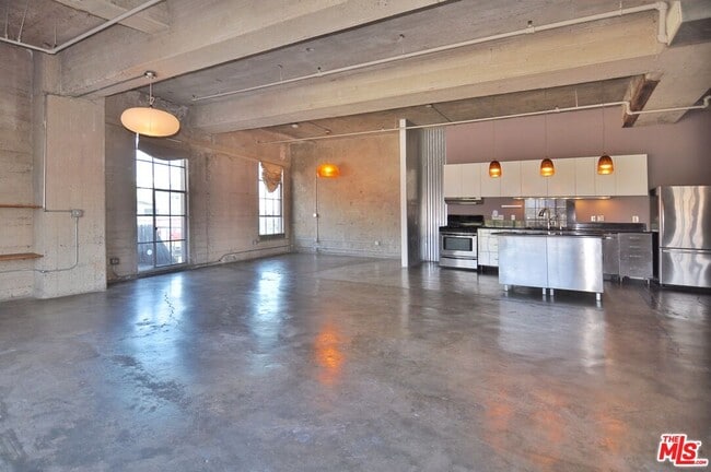 Building Photo - 1855 Industrial St Unit 318