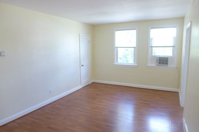 Photo - 1129 Gleneagle Rd Unit 2