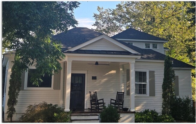 Building Photo - 1579 Vesta Ave Rental