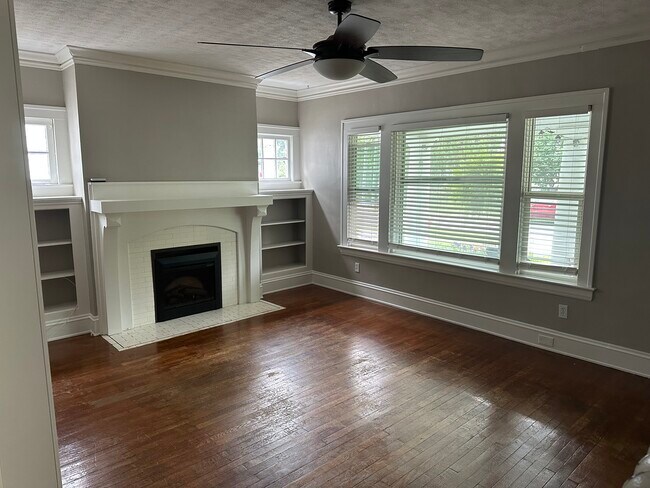 Sala de estar - 1286 Edwards Ave Unidad Down