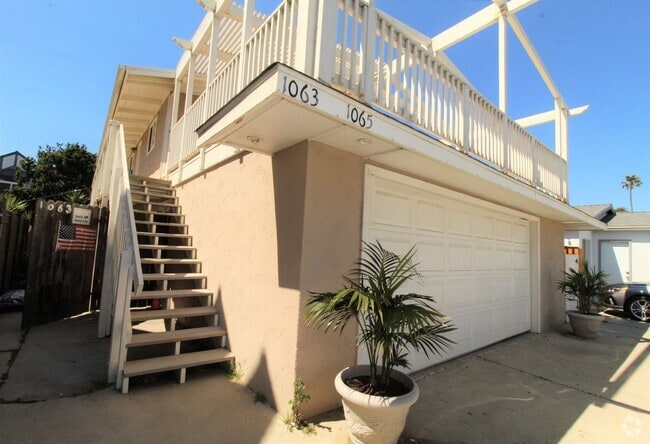 Building Photo - 1063-1065 Montauk Unit 1065 Montauk Lane Rental
