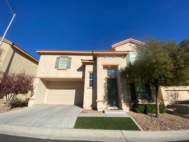 Building Photo - BEAUTIFUL HOME WITH 4BD 2.5 BA. HARDWOOD F...