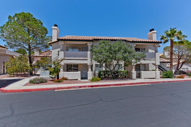 Building Photo - 1ST FLOOR CONDO CLOSE TO SUMMERLIN