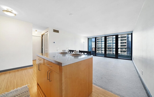 Building Photo - 111 SW Harrison St Unit 10C