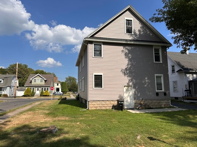 Photo - 19 Peacock St Unit 19 PEACOCK ST