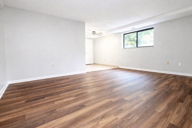 Living Room (1B1B) - Sandy Creek