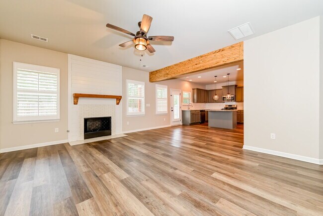 Photo - 272 Villa Grande Dr