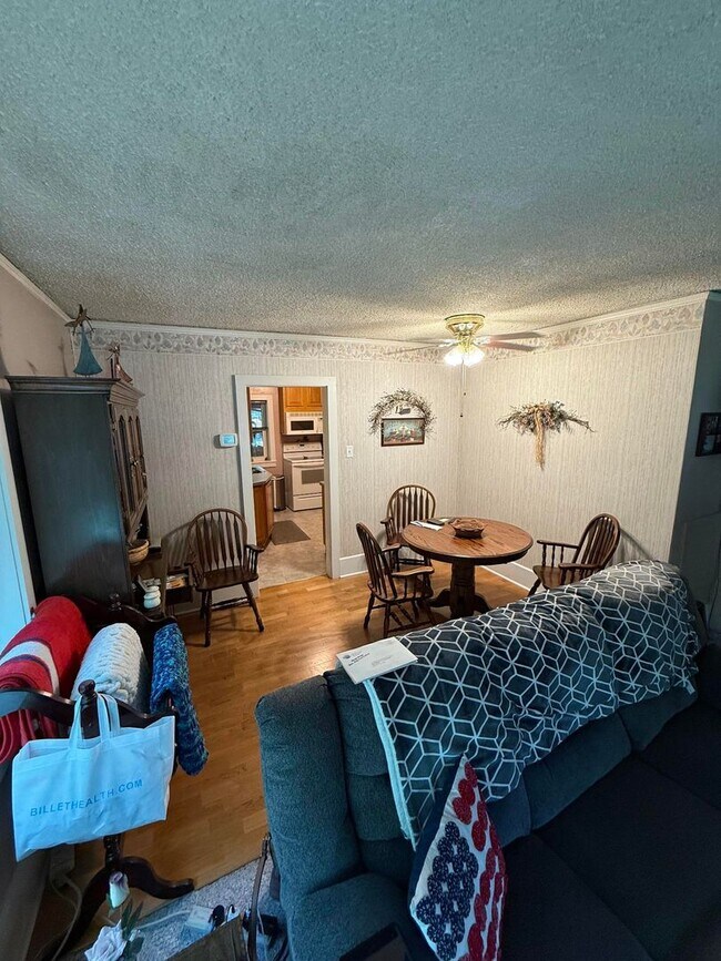 Photo - Warm & Furnished 2BR Home Near Billings Cl...