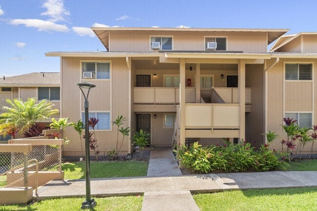 Building Photo - 98-852-852 Noelani St