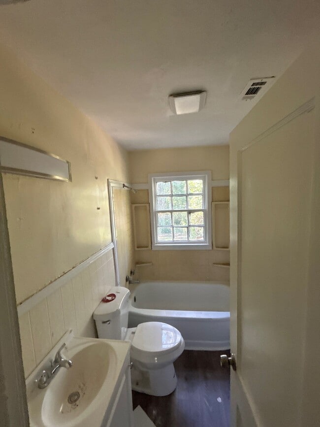 Photo - 421 Fielding Ave