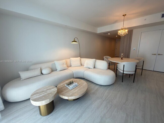 Photo - 77 SE 5th St Unidad 4214