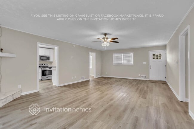 Photo - 835 Brompton Ct NW