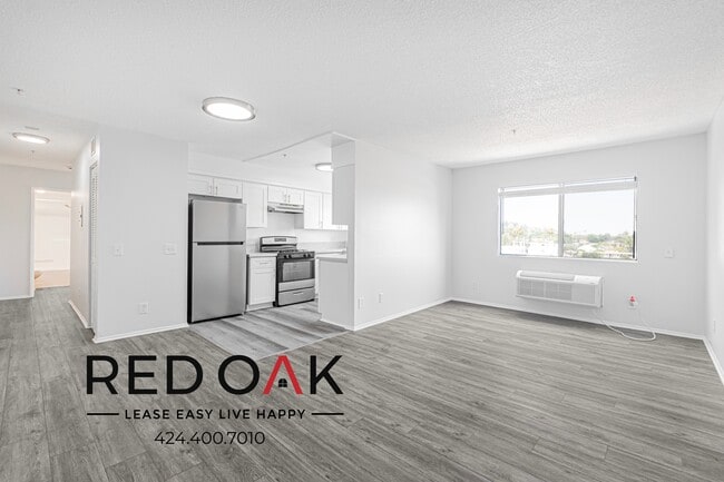 Building Photo - 5200 Oakland St Unit 210