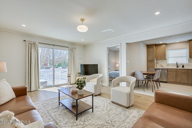 Photo - 212 10th Ave