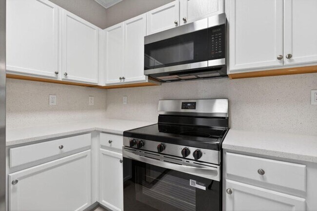 Photo - 160 Village Blvd