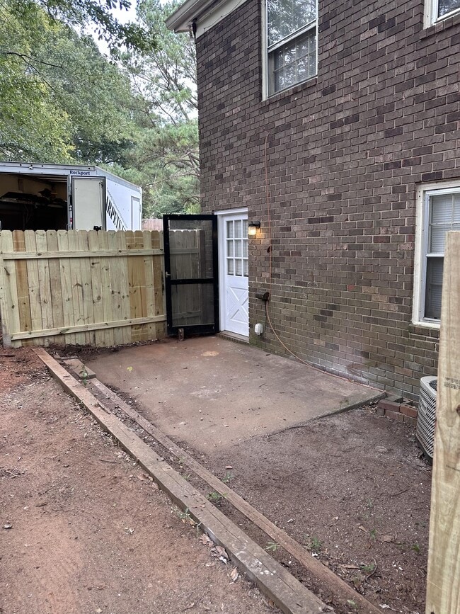 Photo - 185 Eaglewood Way