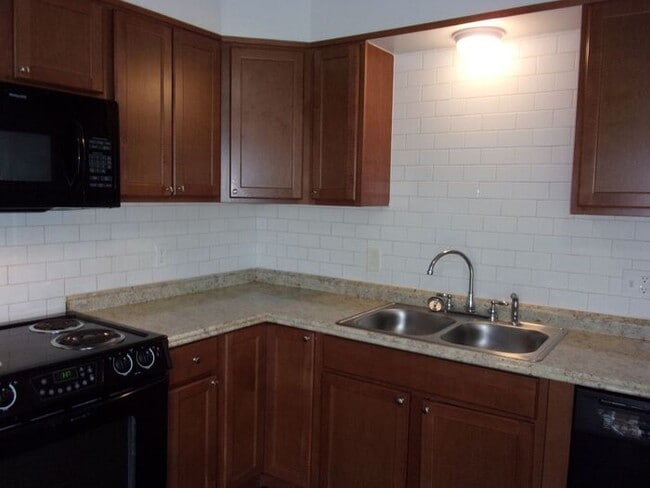 Photo - Recently Renovated 2 Bedroom 1 1/2 Bath To...