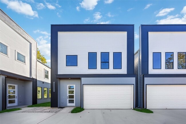 Photo - 7129 England St