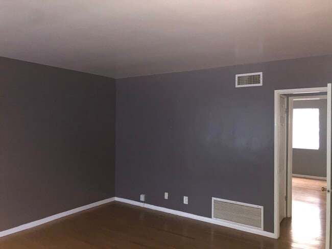 Building Photo - 5727 S Corning Ave Unit 5727