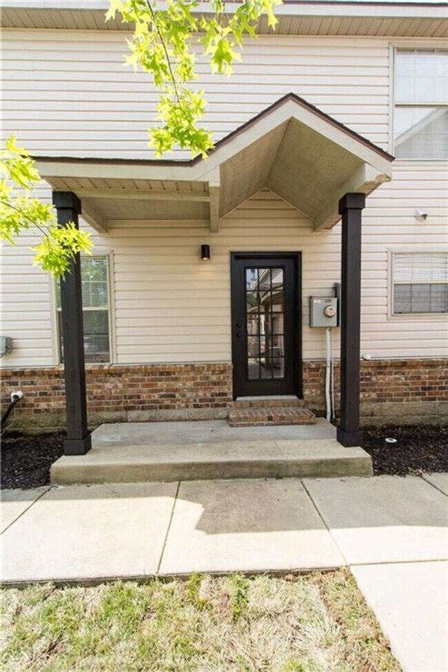 THREE BED CONDO READY AUGUST 2024! On Bus House Rental in