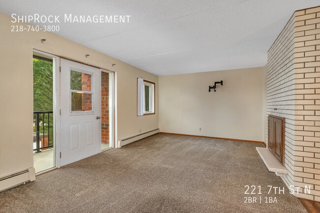 Photo - 221 7th St N