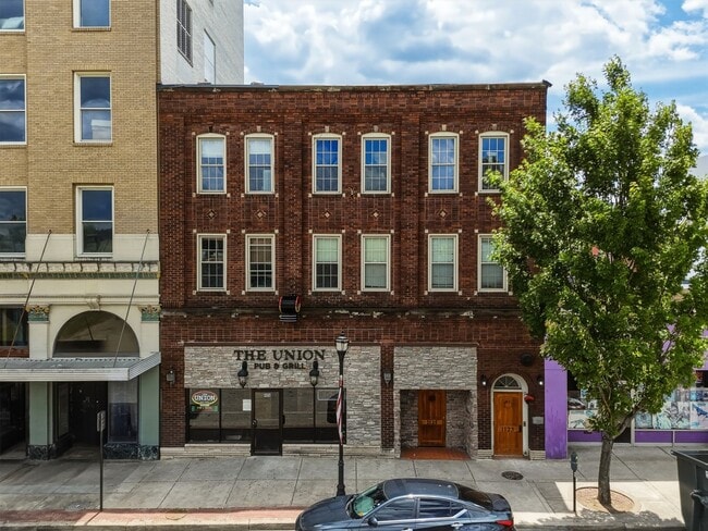 Building Photo - 1125-1125 4th Ave Unit 22