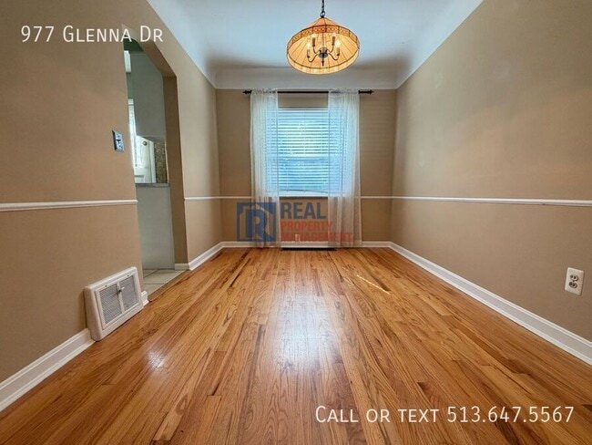 Photo - 977 Glenna Dr