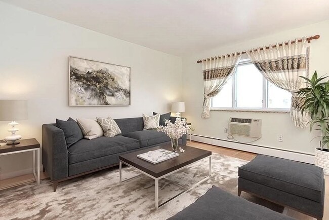 Building Photo - 46 Adams St Unit #C7