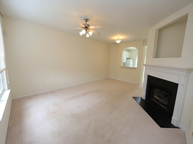 Photo - Convenient Morrisville Location Casa Adosada