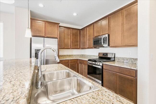 Photo - The Tahoe - Luxury 3 Bedroom, 2.5 Bath Tow...