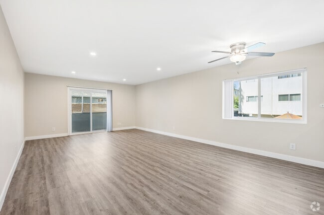 3BR, 2BA - 1850SF - Living Room - Jaclyn Terrace Apartments