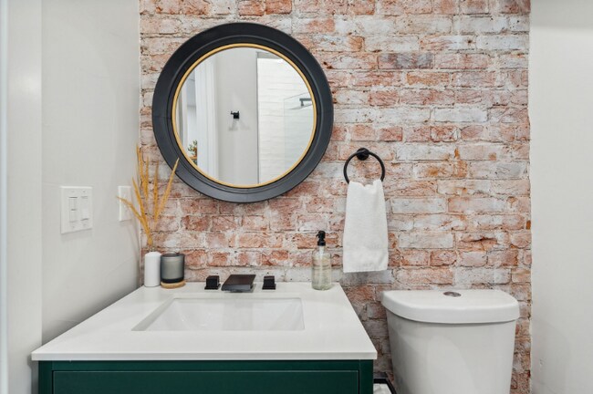 Photo - 1323 Kalamath St