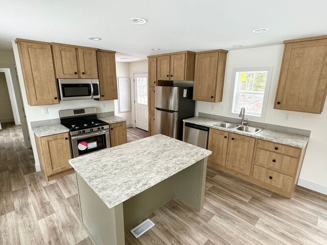 Birchwood Estates MHP - Birchwood Estates MHP Apartment Unit Chain O Lakes Lot 16