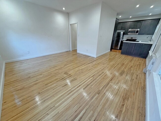 Photo - 1303 Cloverdale Ave Unidad 3