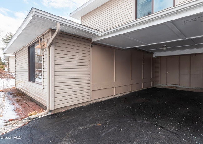 Photo - 43 Commons Dr