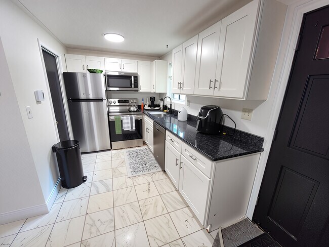 Photo - 645 Robbins Ave