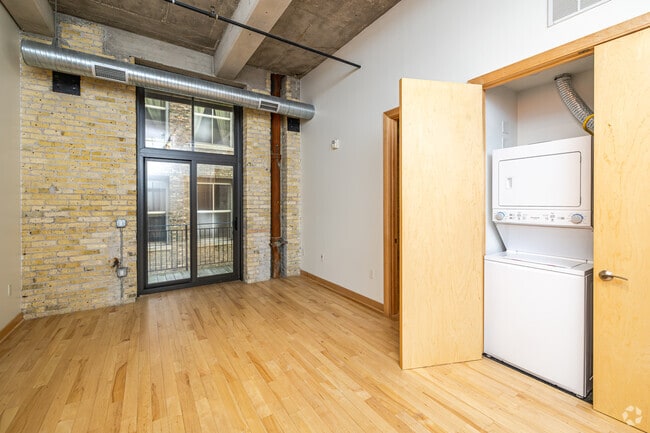 1BR, 1BA - 575SF - Laundry